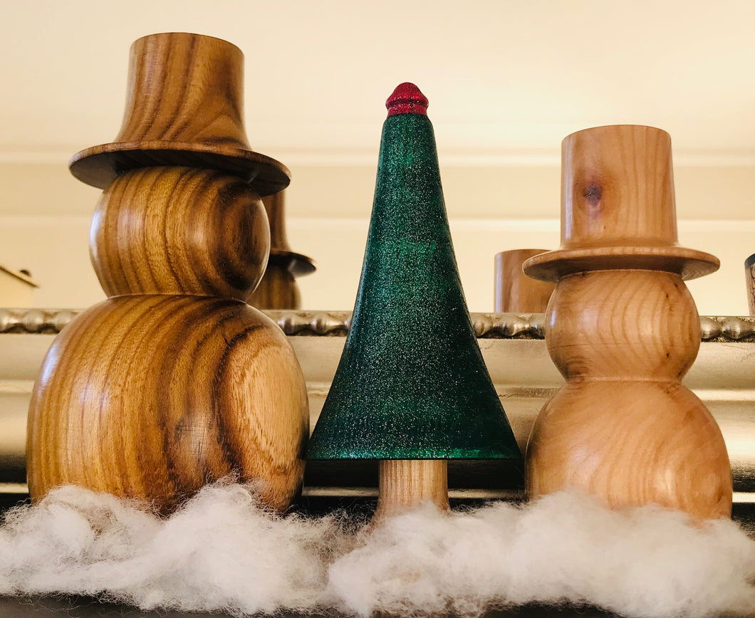 Wooden Snowmen with Tree Set - The Sidlaw Hare